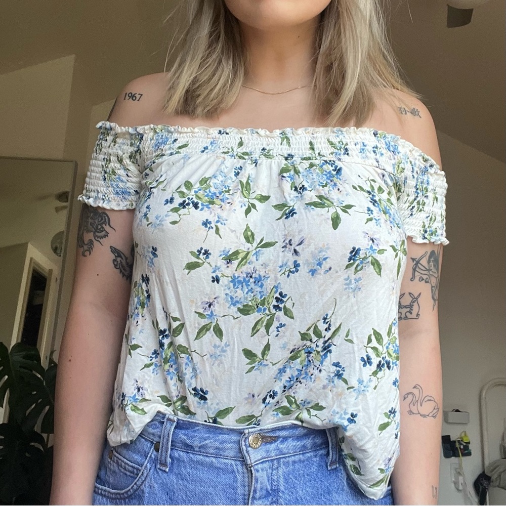 american eagle off the shoulder top